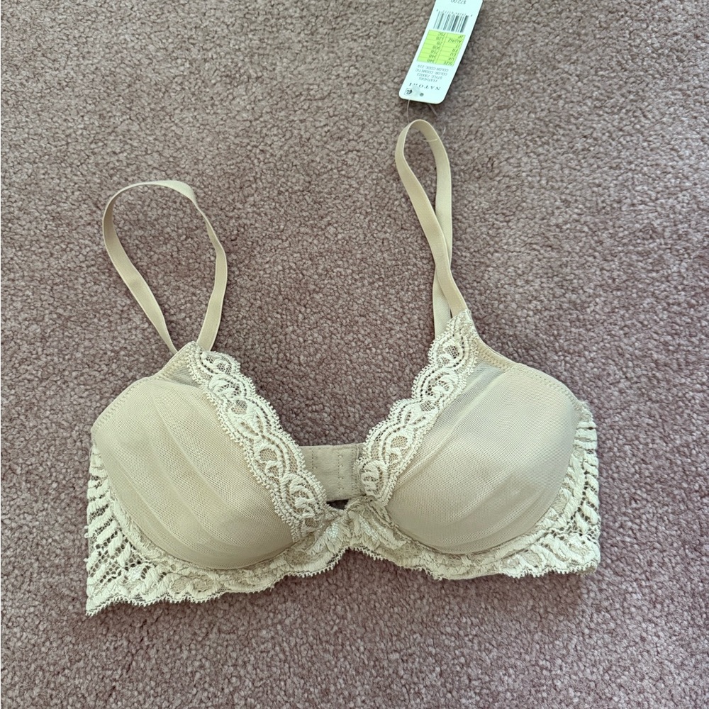 Natori Lace Trim Bra in Nude